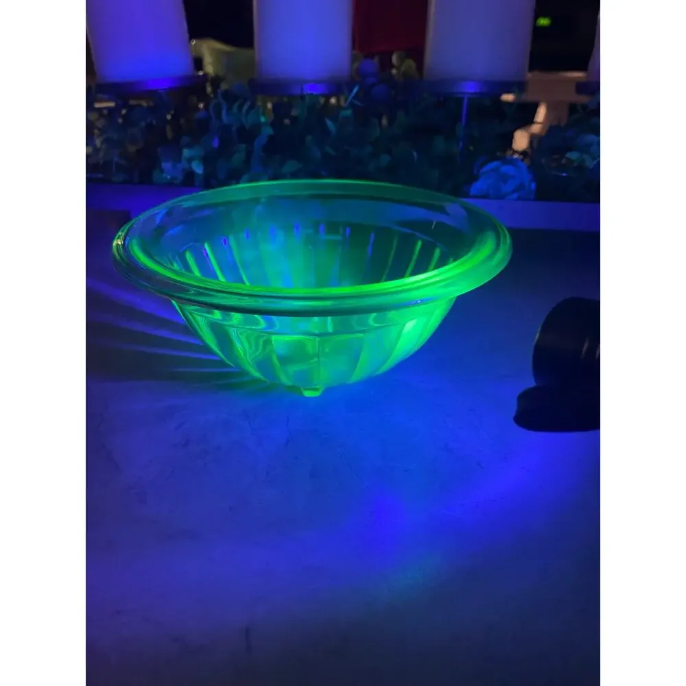 Vintage Hazel Atlas Ribbed Green Uranium Small bowl c1930 MCM 6.5x3” Glows